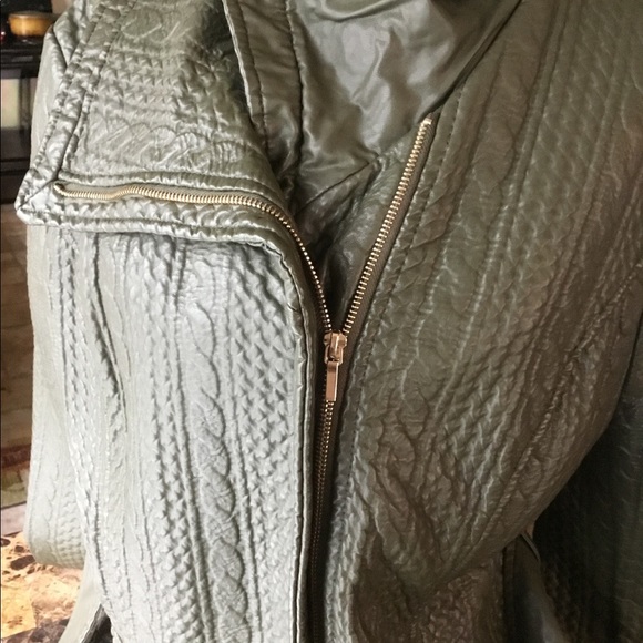 Ladies Olive Green Jacket - Picture 4 of 11